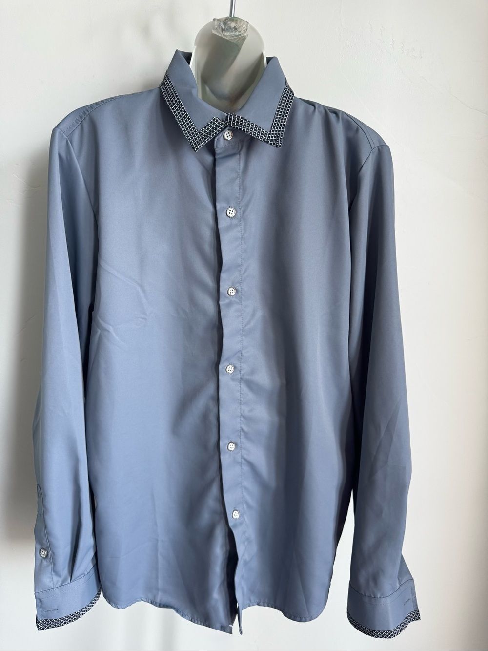 Men's Light Blue Dress Shirt with Contrast Trim Size M